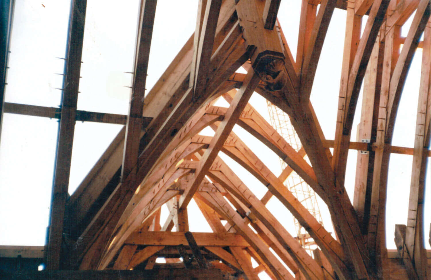 Restauration d’une charpente bois de monument historique - Ateliers Frayssinhes 40
