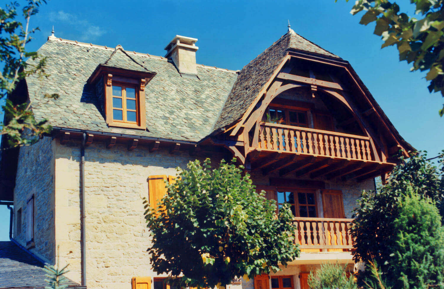 Intervention sur le bâti pour la réfection d'une charpente bois en Aveyron - Ateliers Frayssinhes 46