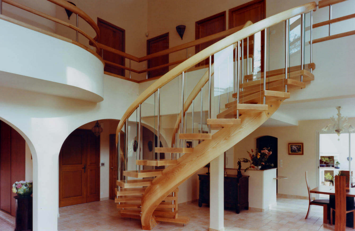 escalier bois contemporain à limon central Frayssinhes 25