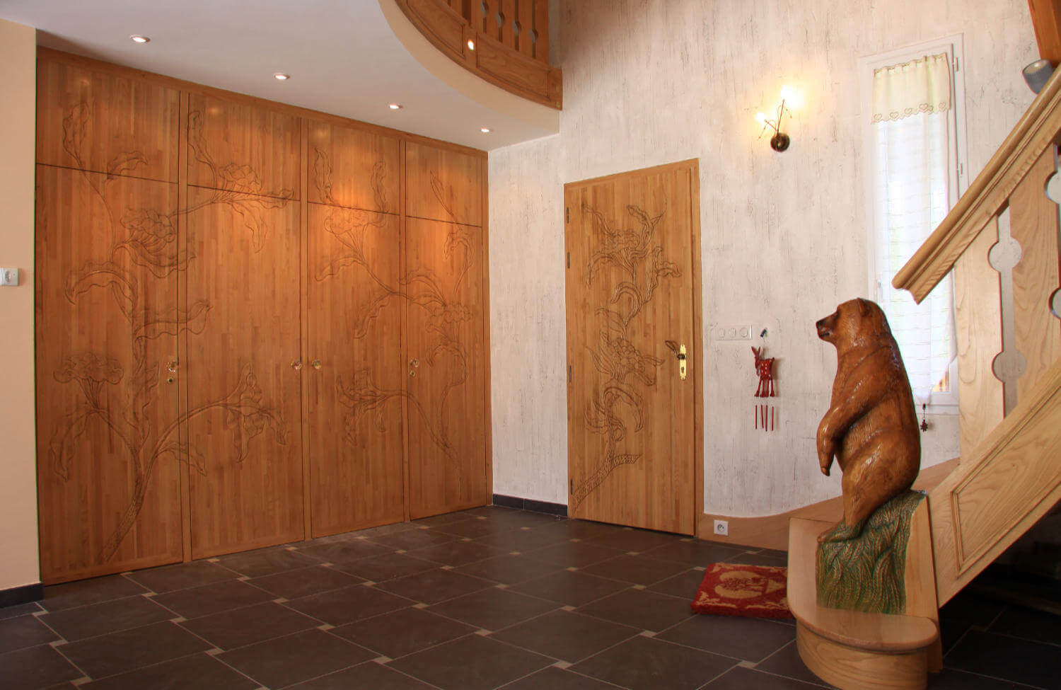 Ensemble de portes intérieures sculptées avec escalier bois à thème Frayssinhes 13